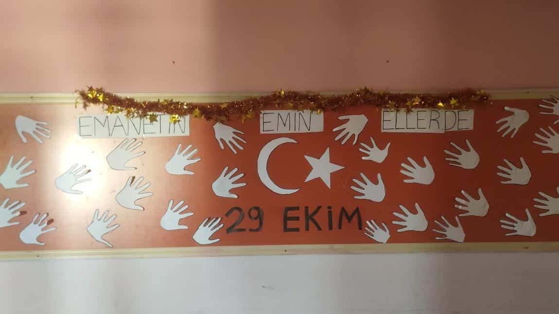 29 Ekim Cumhuriyet Bayramı'nı Okulumuzda Kutladık...